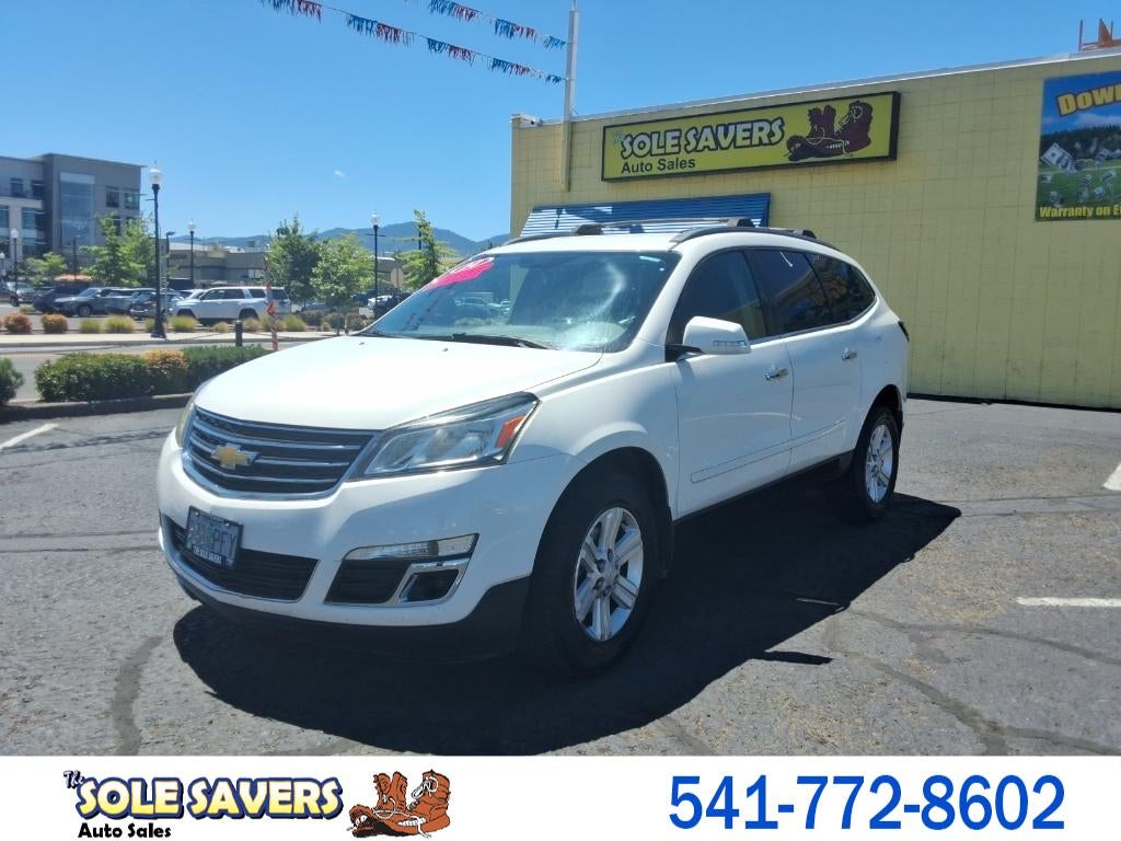 2014 Chevrolet Traverse 1LT in White — front three-quarter view